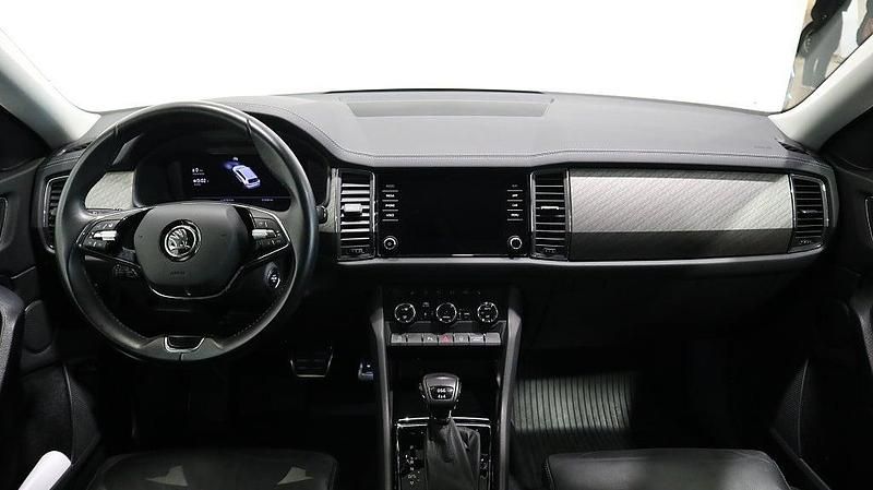 Begagnad Skoda Kodiaq Style 200 HK (147 kW) 2022 Moon white metallic SUV