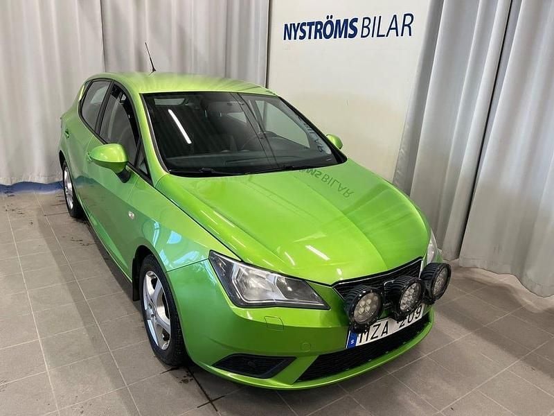 Begagnad Seat Ibiza Style 105 HK (77 kW) 2013 Grönmetallic
