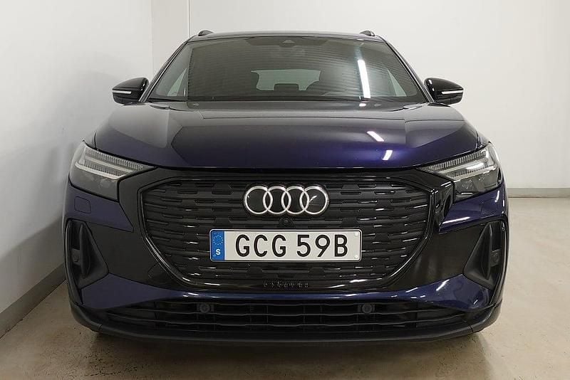 Begagnad Audi Q4 e-tron S-Line 219 kW (299 HK) 2021 Blå SUV