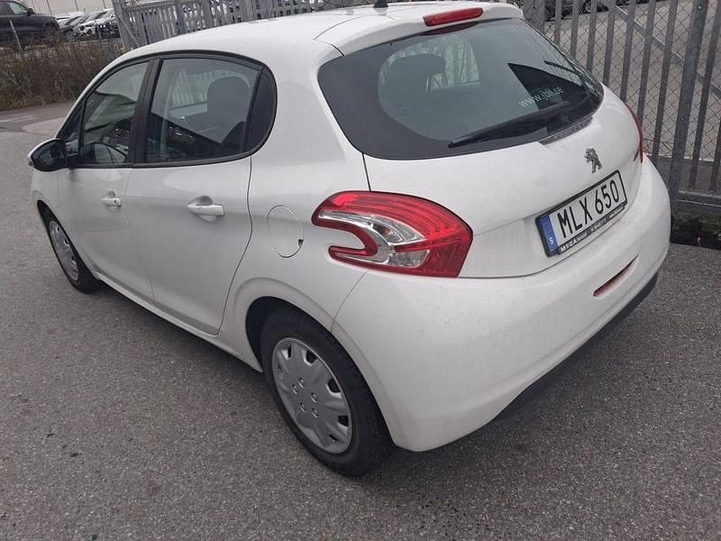Begagnad Peugeot 208 82 HK (60 kW) 2016 Vit Halvkombi