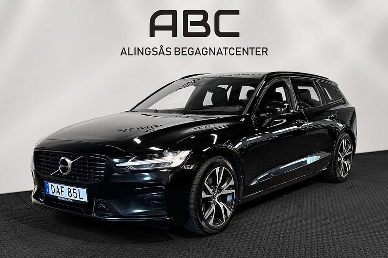 Svart Begagnad 2022 Volvo V60 R-Design Kombi | 299 900 kr (Marknadspris) - Bild 1/4