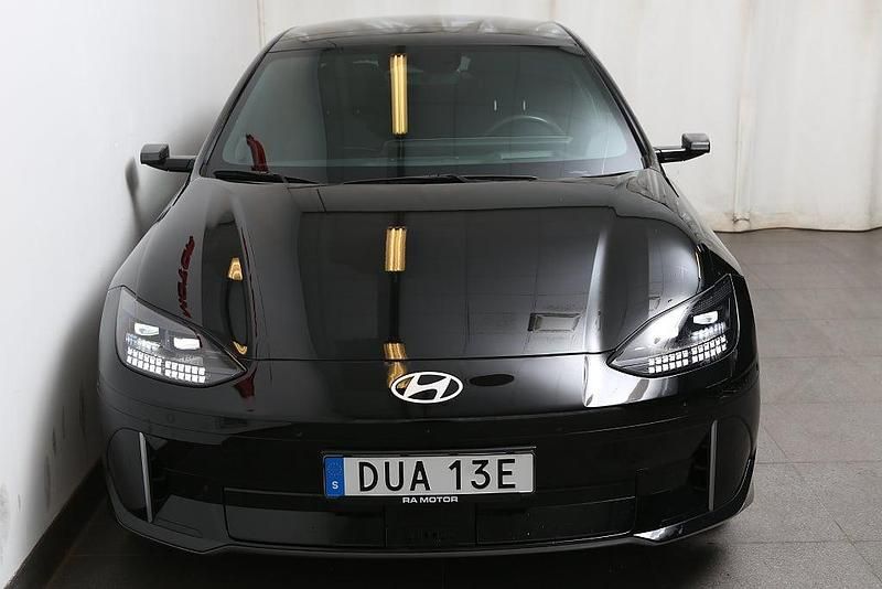 Begagnad Hyundai Ioniq 6 Advanced 239 kW (325 HK) 2023 Svart (abyss black (pearl)) Sedan