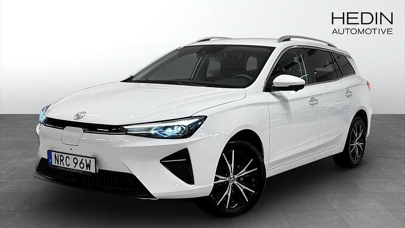 Vit (white) Begagnad 2022 MG MG5 EV Kombi | 299 900 kr - Bild 1/4