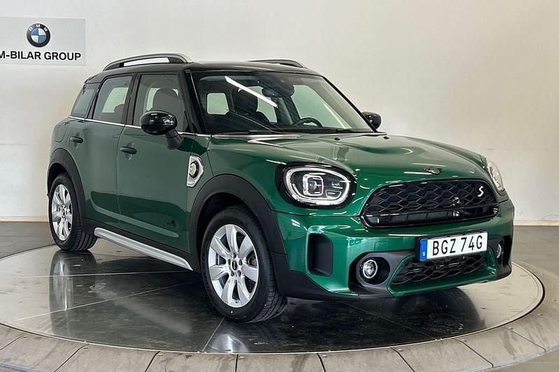 Grön Begagnad 2021 Mini Cooper Countryman SUV | 309 000 kr (Marknadspris) - Bild 1/4