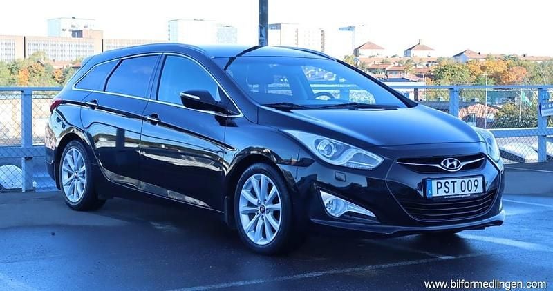 Svart Begagnad 2012 Hyundai i40 Kombi | 79 500 kr (Bra pris) - Bild 1/4