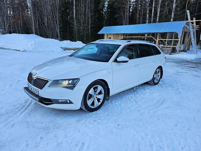 Begagnad Skoda Superb LAURIN & KLEMENT 190 HK (139 kW) 2016 Kombi