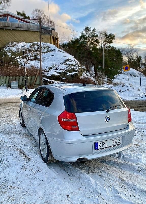 Begagnad BMW 118 143 HK (105 kW) 2010 Halvkombi