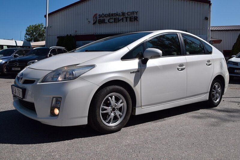 Vit Begagnad 2009 Toyota Prius Halvkombi | 89 900 kr (Bra pris) - Bild 1/4