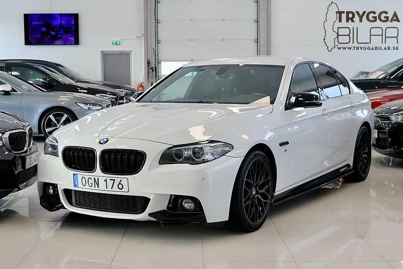 Vit Begagnad 2016 BMW 520 Performance Sedan | 209 000 kr (Dyr) - Bild 1/4
