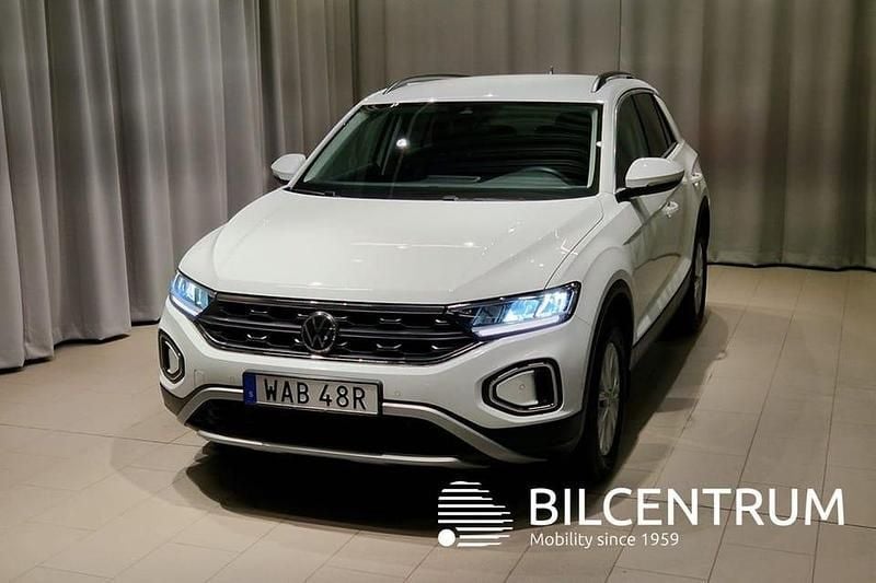 Vit Begagnad 2023 VW T-Roc SUV | 279 900 kr (Marknadspris) - Bild 1/4