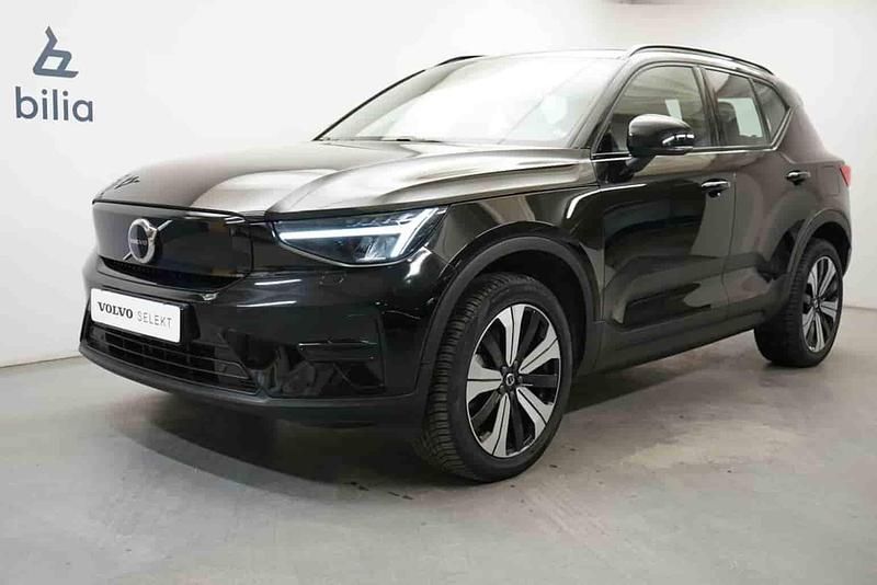 Svart Begagnad 2023 Volvo XC40 Single Motor SUV | 344 900 kr (Bra pris) - Bild 1/1