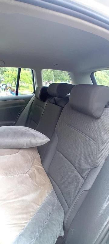 Vit Begagnad 2019 VW Golf VII Kombi | 130 000 kr (Marknadspris) - Bild 1/4