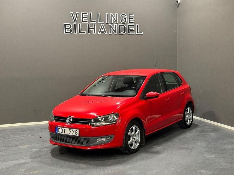 Röd Begagnad 2010 VW Polo Halvkombi | 49 900 kr (Marknadspris) - Bild 1/4