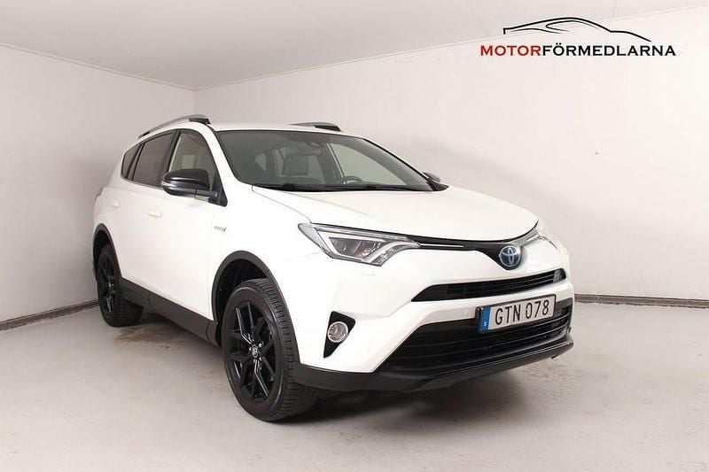 Vit Begagnad 2018 Toyota RAV4 Hybrid Edition SUV | 239 900 kr (Marknadspris) - Bild 1/4
