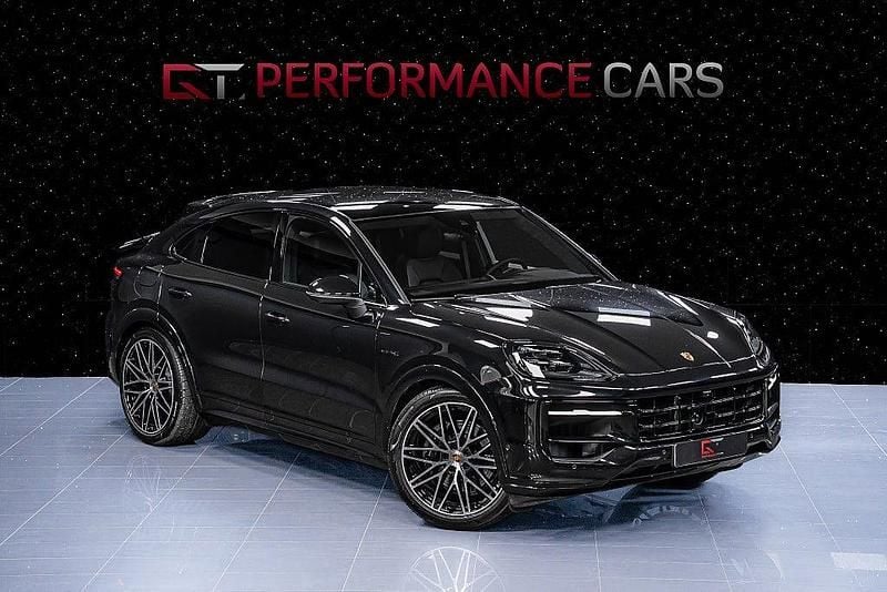 Chromite black metallic 4308 Begagnad 2025 Porsche Cayenne SUV | 1 379 900 kr - Bild 1/3