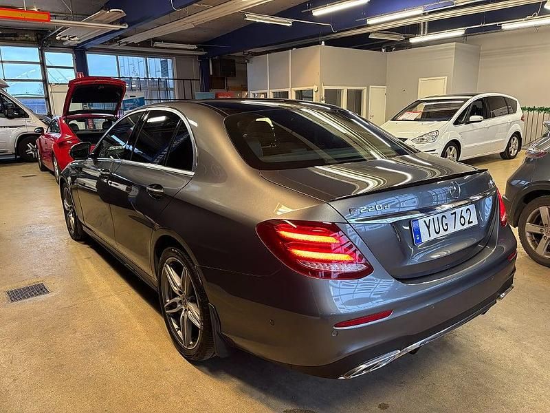 Begagnad Mercedes E220 AMG 194 HK (142 kW) 2018 Grå Sedan