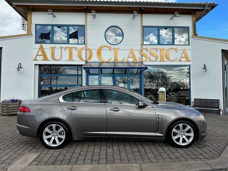 Begagnad Jaguar XF 207 HK (152 kW) 2008 Silvergrå metallic Sedan
