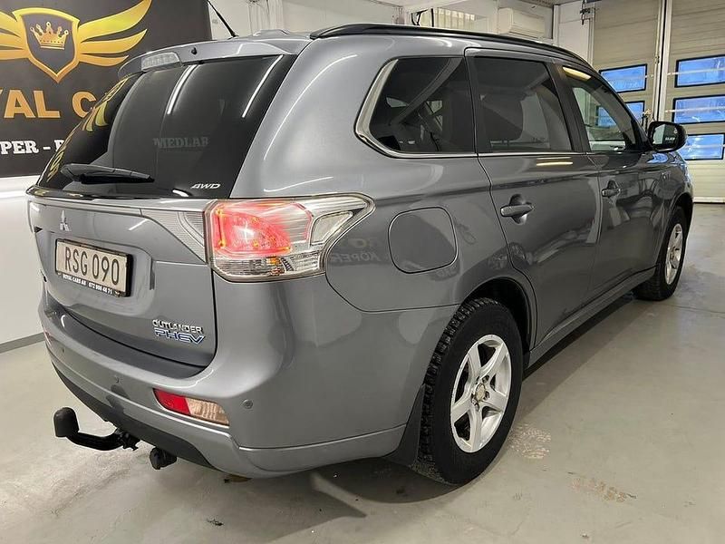 Begagnad Mitsubishi Outlander 203 HK (149 kW) 2014 Grå SUV