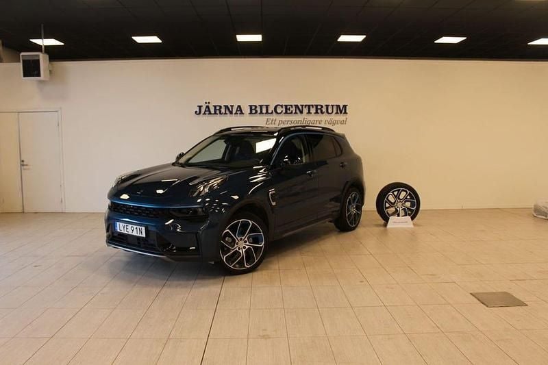 Begagnad Lynk & Co 01 261 HK (191 kW) 2022 Blå SUV