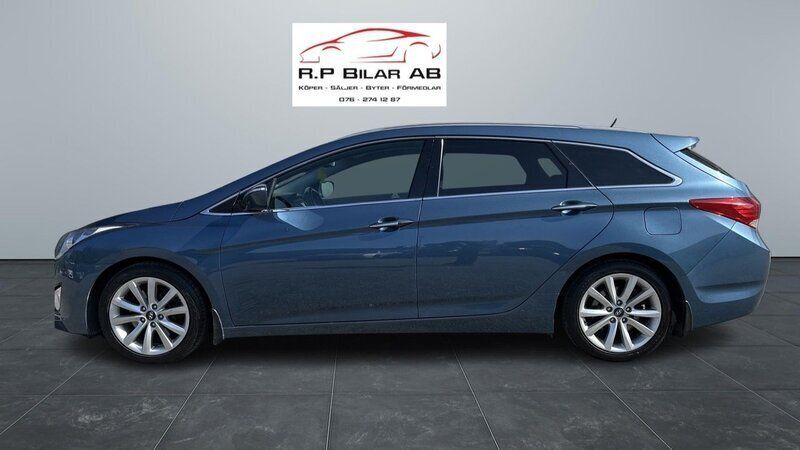 Blå Begagnad 2011 Hyundai i40 Kombi | 79 900 kr (Marknadspris) - Bild 1/4