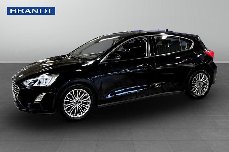 Svart Begagnad 2019 Ford Focus Titanium Halvkombi | 149 900 kr (Marknadspris) - Bild 1/3