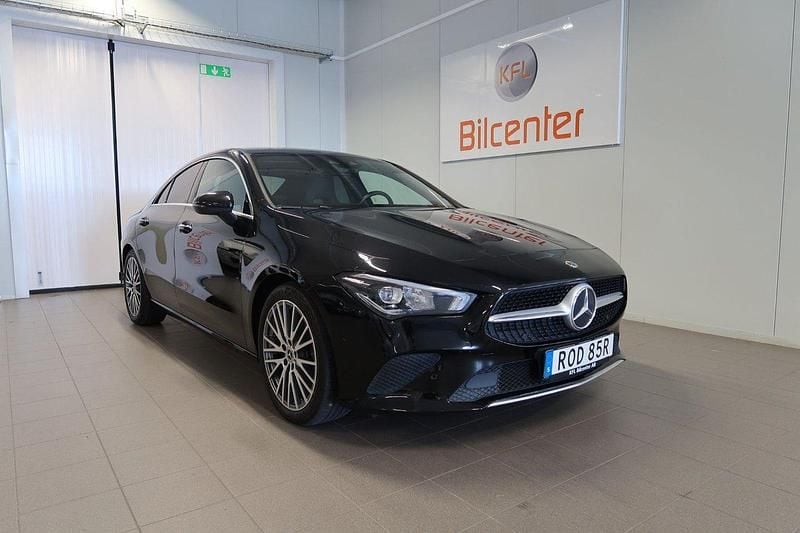 Svart Begagnad 2020 Mercedes CLA200 Sportkupé | 319 900 kr (Marknadspris) - Bild 1/3