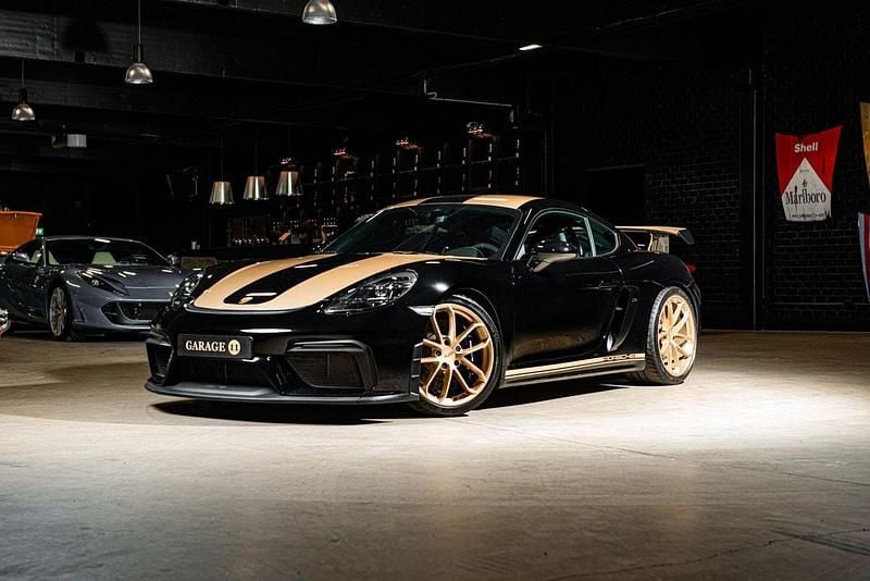 Begagnad 2022 Porsche 718 Cayman GT4 Sportkupé | 1 195 720 kr (Superpris) - Bild 1/4