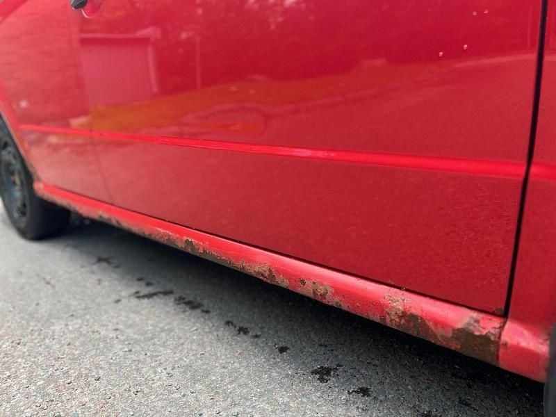 Röd Begagnad 2004 Skoda Fabia Kombi | 4 000 kr (Superpris) - Bild 1/4