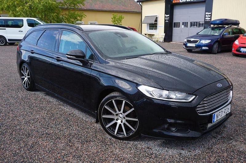 Svart Begagnad 2016 Ford Mondeo Kombi | 109 900 kr (Marknadspris) - Bild 1/4