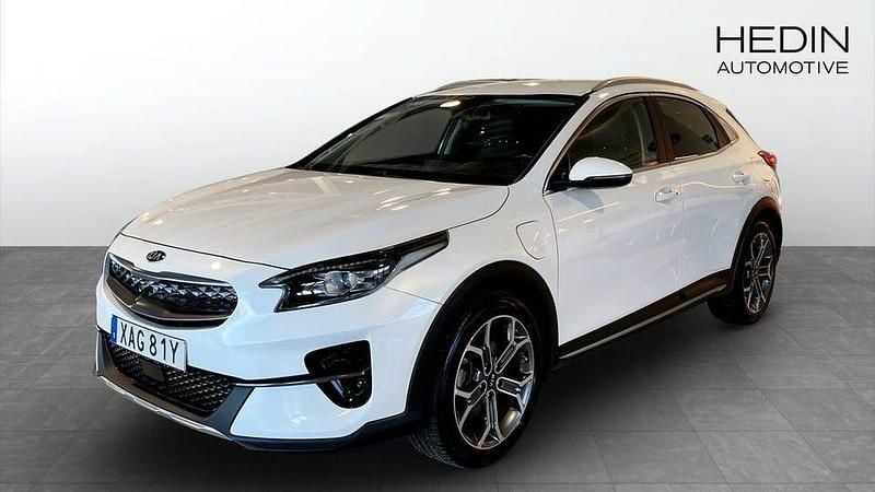 Vit Begagnad 2020 Kia XCeed SUV | 239 000 kr (Marknadspris) - Bild 1/4