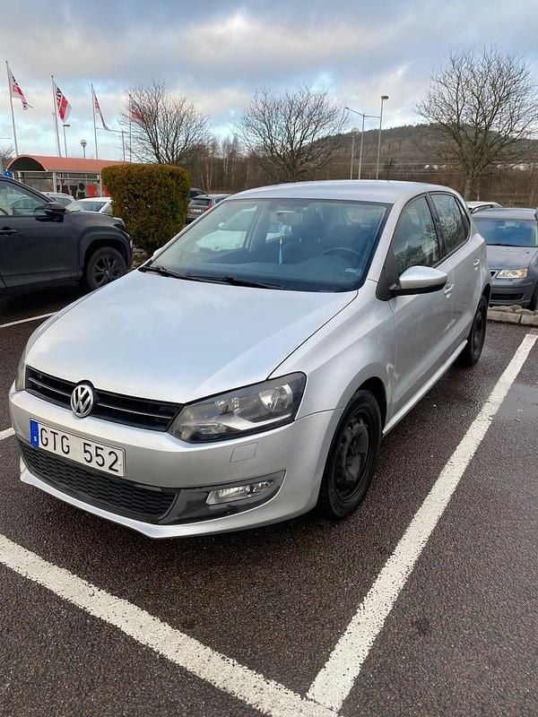 Begagnad 2010 VW Polo Halvkombi | 42 000 kr (Superpris) - Bild 1/4