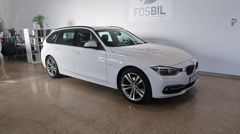 Vit Begagnad 2015 BMW 320 Sport Line Kombi | 159 900 kr (Marknadspris) - Bild 1/3