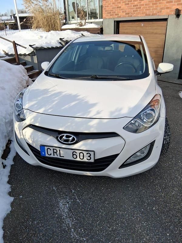 Begagnad Hyundai i30 128 HK (94 kW) 2014