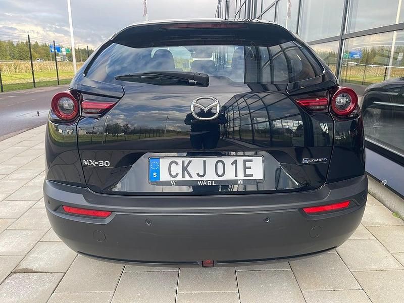 Begagnad Mazda MX30 105 kW (143 HK) 2023 Svart SUV