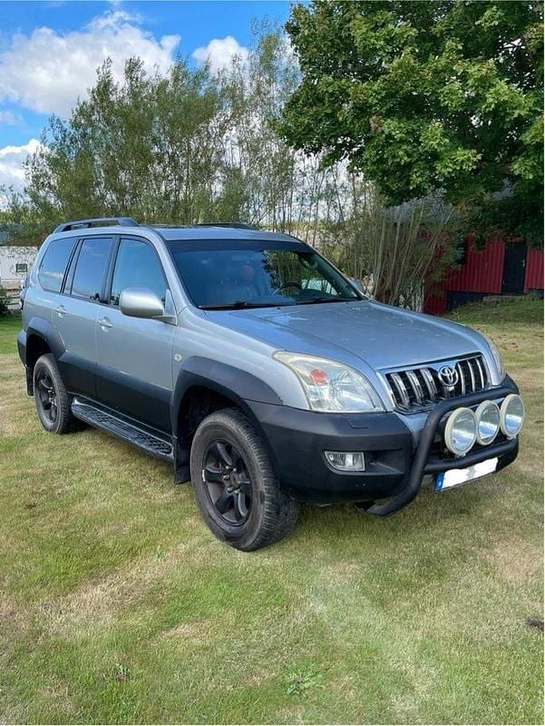 Silver Begagnad 2005 Toyota Land Cruiser SUV | 155 000 kr - Bild 1/4