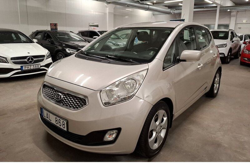 Silver Begagnad 2011 Kia Venga Comfort Halvkombi | 54 999 kr (Lite dyr) - Bild 1/4