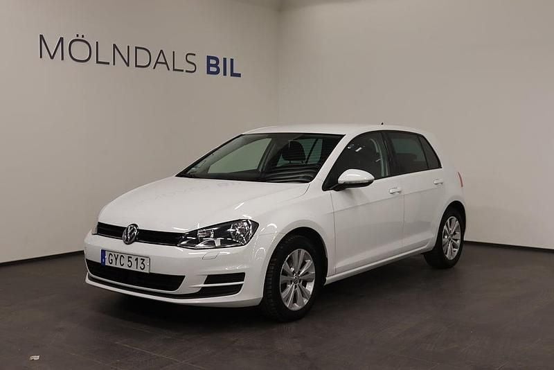 Vit Begagnad 2017 VW Golf VII Halvkombi | 109 900 kr (Bra pris) - Bild 1/4