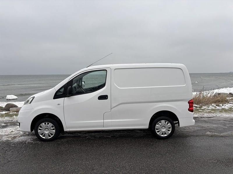 Begagnad Nissan NV200 90 HK (66 kW) 2017 Vit Minibuss