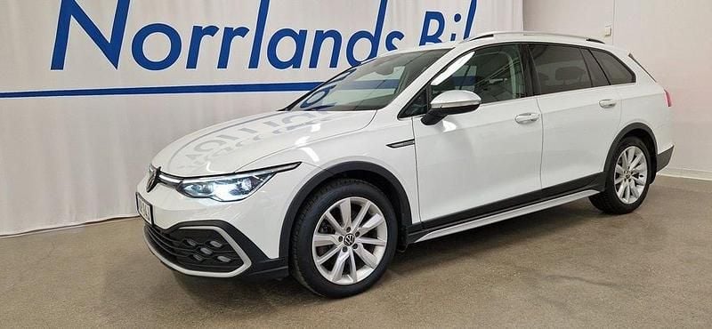 Vit (pure white) Begagnad 2022 VW Golf Alltrack Kombi | 339 000 kr (Lite dyr) - Bild 1/4