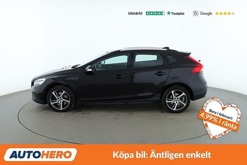 Begagnad Volvo V40 Kinetic 152 HK (111 kW) 2018 Svart Halvkombi