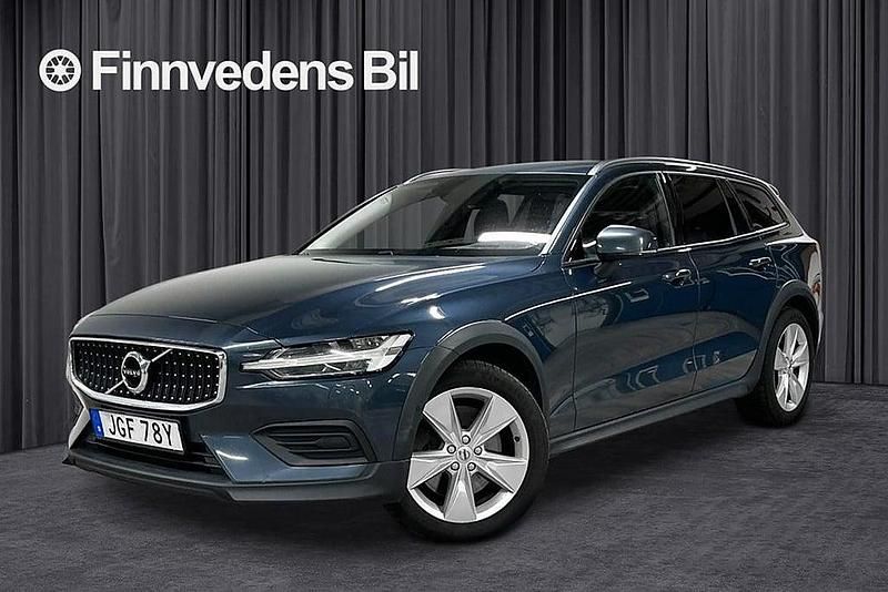 Mörkblå Begagnad 2019 Volvo V60 CC Kombi | 199 000 kr (Marknadspris) - Bild 1/4
