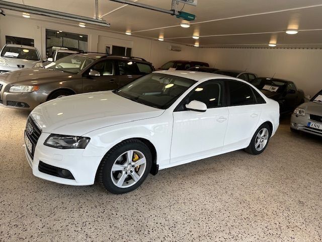 Vit Begagnad 2011 Audi A4 Sedan | 69 900 kr (Marknadspris) - Bild 1/4