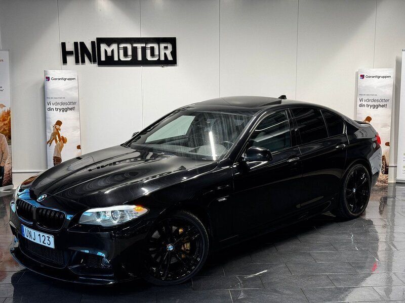 Svart Begagnad 2010 BMW 530 Sedan | 189 900 kr (Dyr) - Bild 1/4