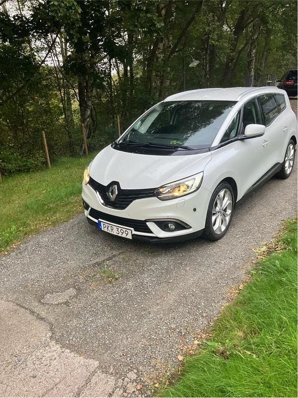 Vit Begagnad 2017 Renault Grand Scénic IV Minibuss | 105 500 kr (Marknadspris) - Bild 1/4
