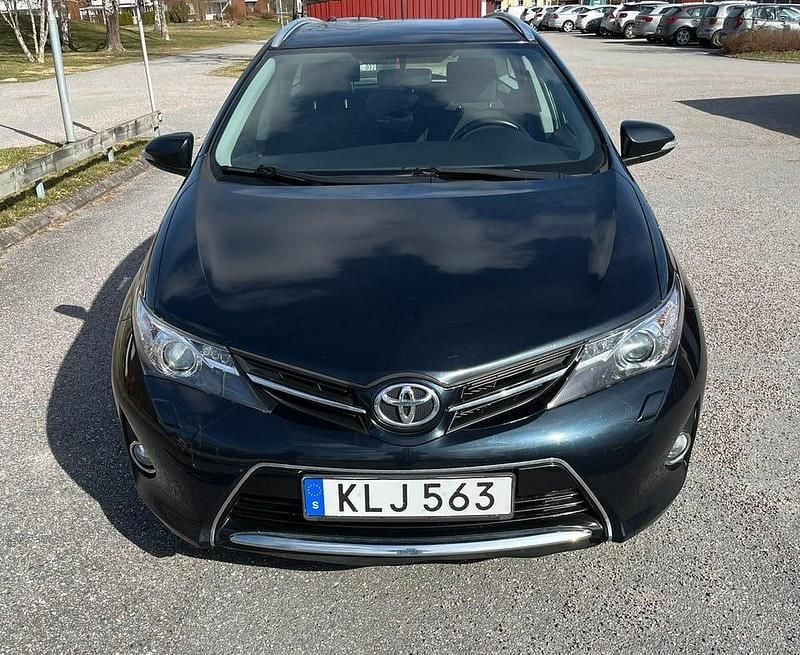 Begagnad 2014 Toyota Auris Touring Sports Kombi | 88 000 kr (Bra pris) - Bild 1/4