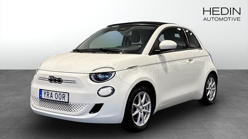 Vit Begagnad 2022 Fiat 500e Icon Cab | 179 900 kr (Bra pris) - Bild 1/4