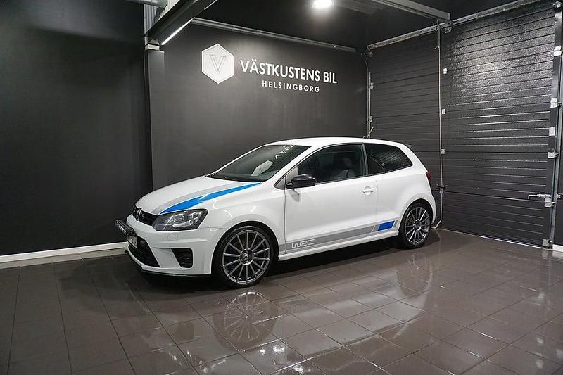 Begagnad VW Polo R 220 HK (161 kW) 2013 Vit Halvkombi