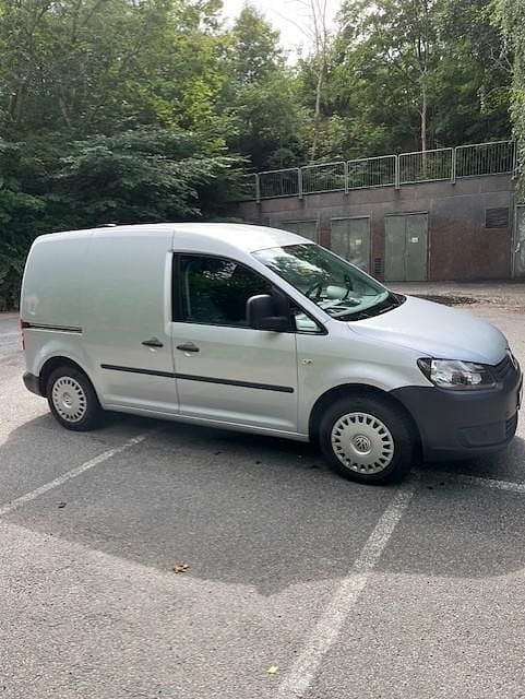 Silver Begagnad 2011 VW Caddy Minibuss | 58 000 kr (Marknadspris) - Bild 1/4