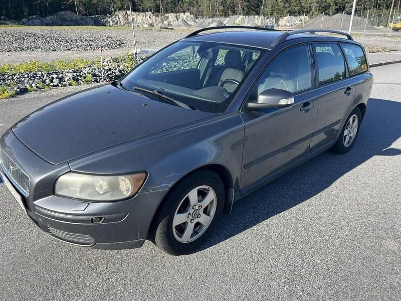 Grå Begagnad 2007 Volvo V50 Kinetic Kombi | 24 000 kr (Bra pris) - Bild 1/4