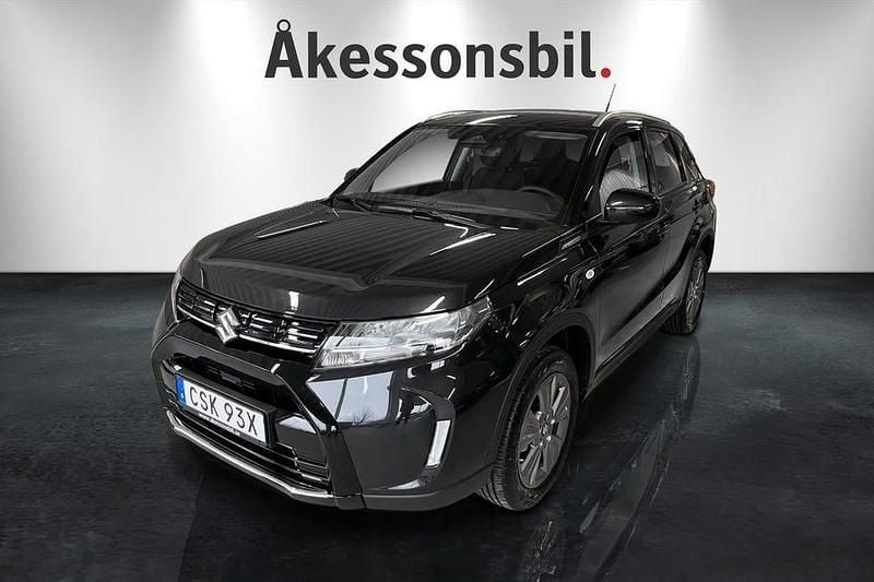 Cosmic black (p) Ny 2025 Suzuki Vitara SUV | 348 800 kr (Marknadspris) - Bild 1/4